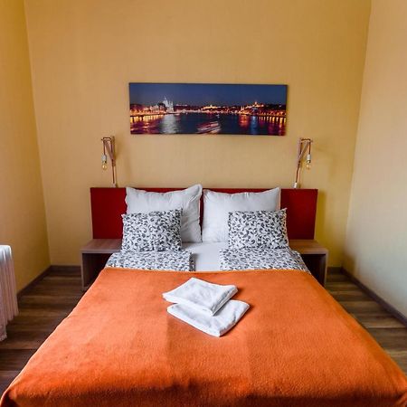 Goodmo House Hostel Boedapest Buitenkant foto