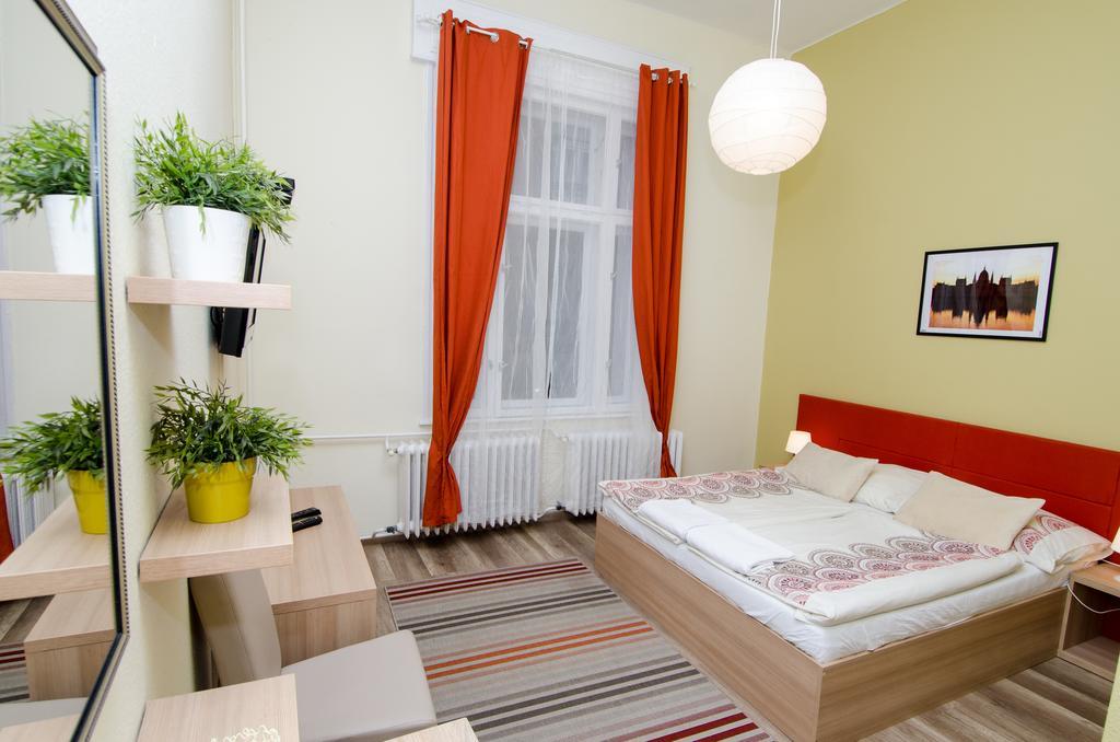 Goodmo House Hostel Boedapest Buitenkant foto