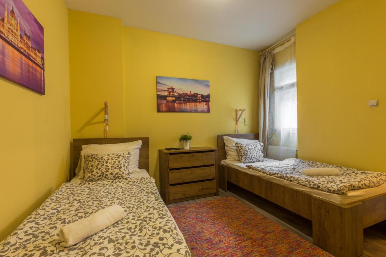 Goodmo House Hostel Boedapest Buitenkant foto