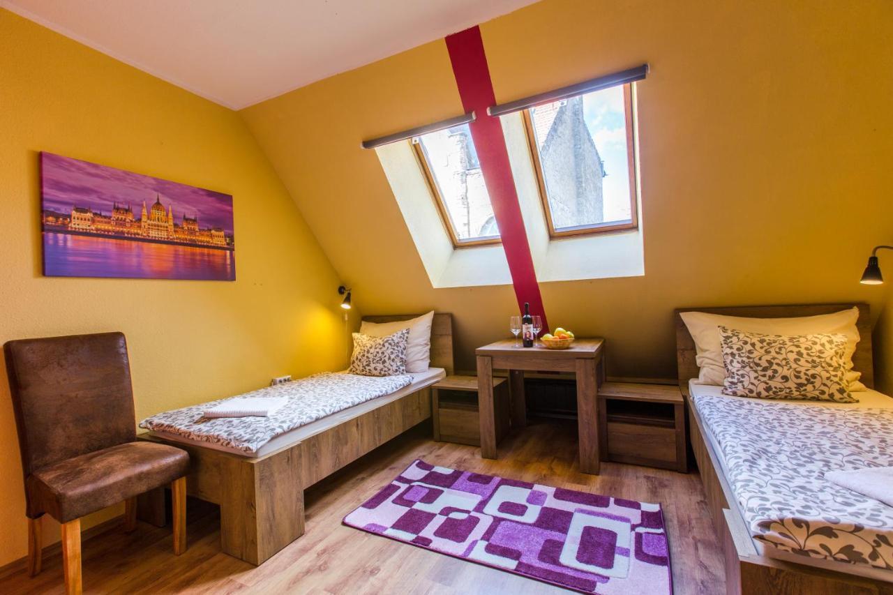 Goodmo House Hostel Boedapest Buitenkant foto