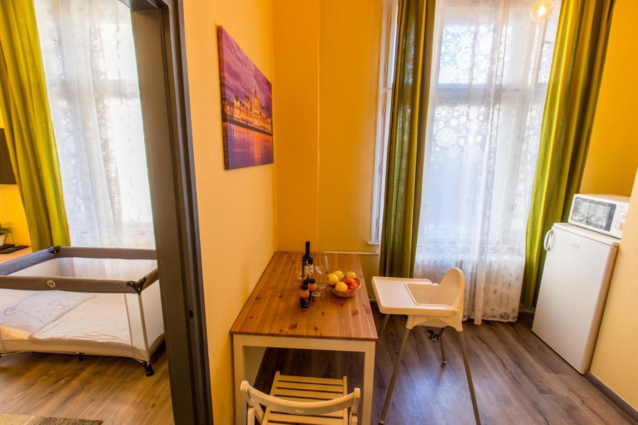 Goodmo House Hostel Boedapest Buitenkant foto